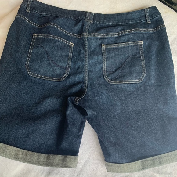 Lane Bryant Mid-Rise Bermuda Shorts Women's Plus Size 22 Stretch Denim Casual - Picture 6 of 9